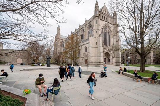 "Kỳ phùng địch thủ" của Harvard: Đào tạo toàn tinh hoa nước Mỹ, 75 giải Nobel